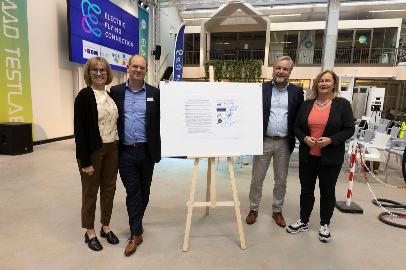 Signing the partnership with ElaadNL